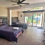 Eucalipto 26, sala y áreas sociales de la casa