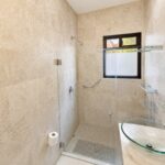 Las Fuentes 34-A, baño de la recámara 2
