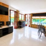 Las Fuentes 34-A, sala de TV con aire acondicionado
