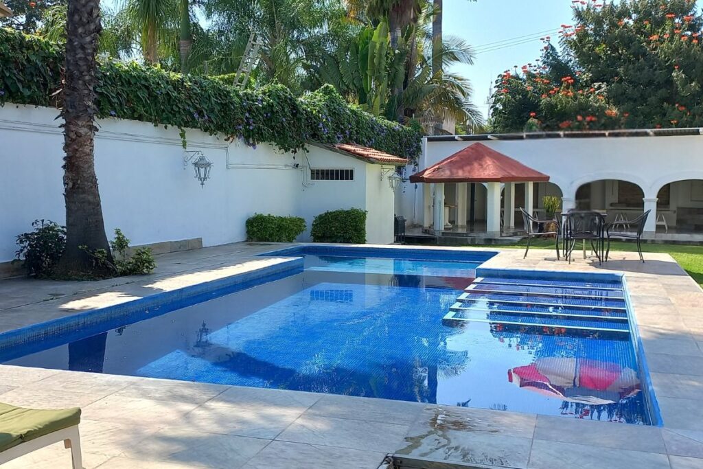 Pedregal 20, jardín amplio de la casa