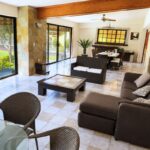 Sala y comedor interiores de Villa las Fuentes, casa completa en Cuernavaca
