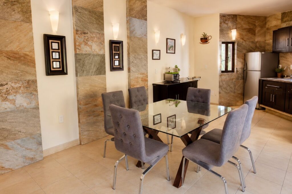 Villas Eucalipto, comedor y cocina completa